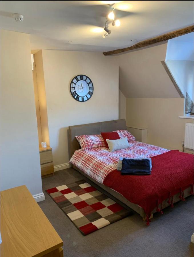 Studio Double. Own Bathroom, Shared Kitchen บิวด์ลีย์ ภายนอก รูปภาพ