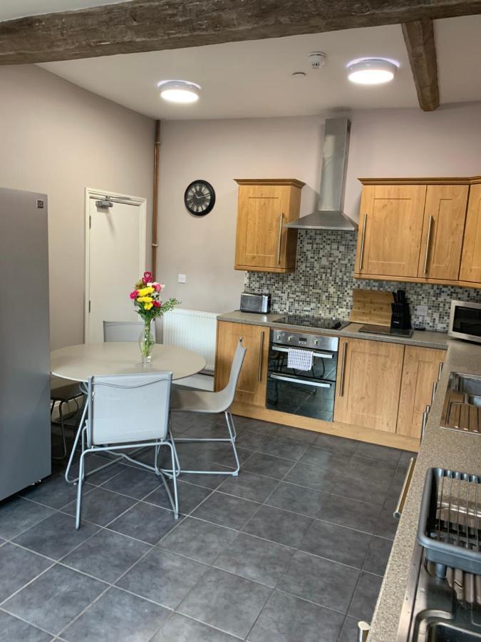 Studio Double. Own Bathroom, Shared Kitchen บิวด์ลีย์ ภายนอก รูปภาพ