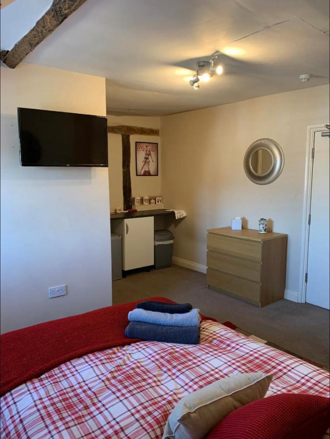Studio Double. Own Bathroom, Shared Kitchen บิวด์ลีย์ ภายนอก รูปภาพ